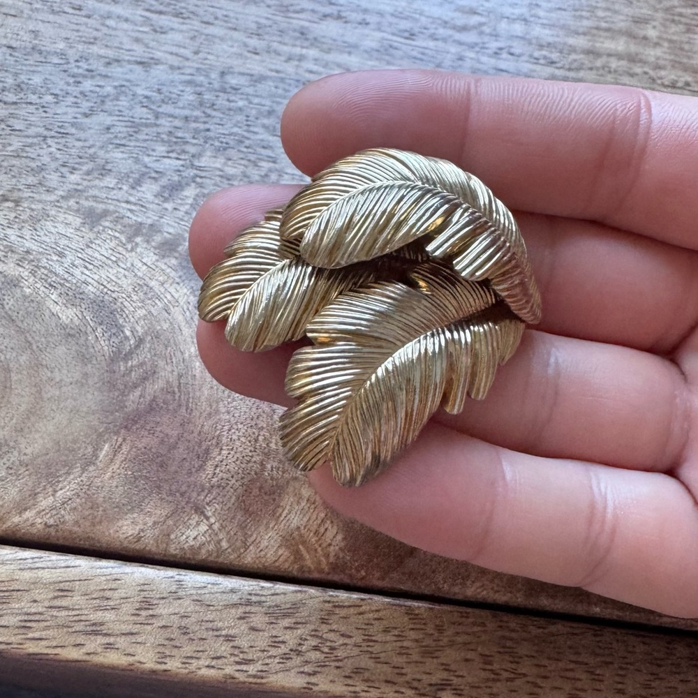 Elegant Gold Leaf Brooch